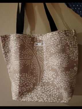 Botanical Print Tote Bag in Beige and White